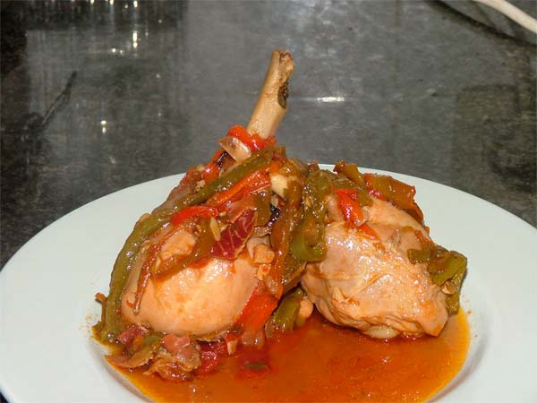 pollo de corral al chilindron