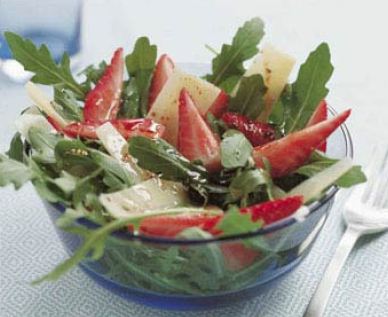 ensalada de fresones con rÚcula y parmesano