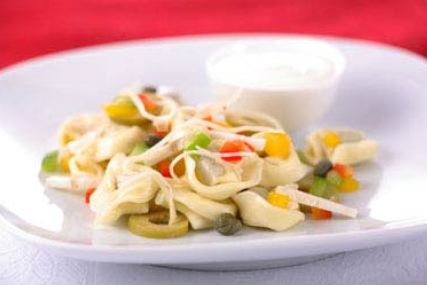 ensalada fresca de tortellini