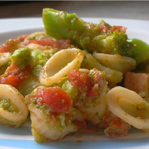 orecchiette con salsa de brocoli