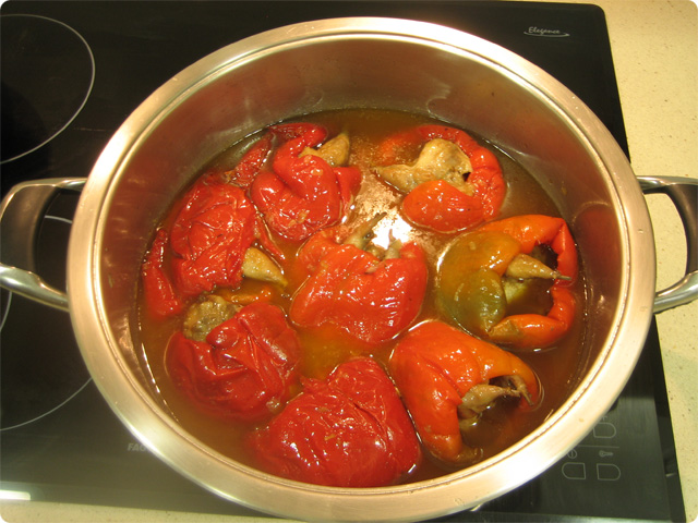 pimientos verdes rellenos de codornices.