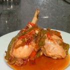 Pollo de corral al chilindrón