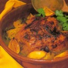 Pollo con limones y aceitunas