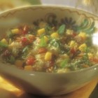 ENSALADA DE CUSCÚS CON MELOCOTONES Y FRESAS